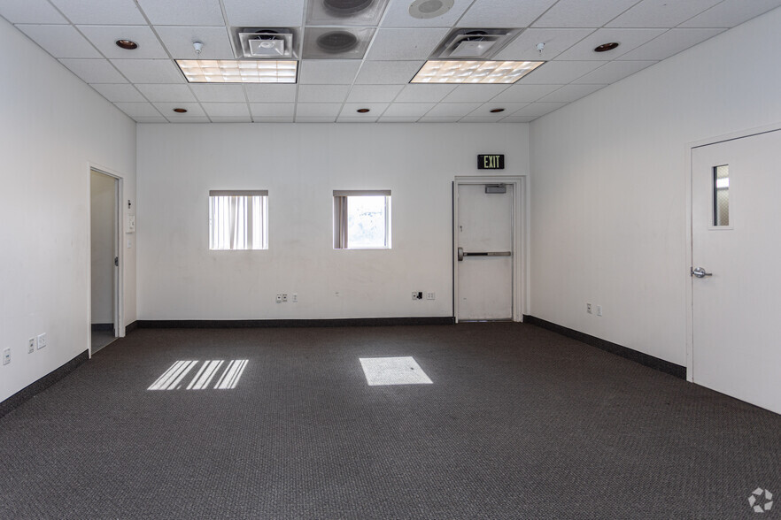 More Photos Of 720-758 S Redwood Rd, Salt Lake City Manufacturing For Lease