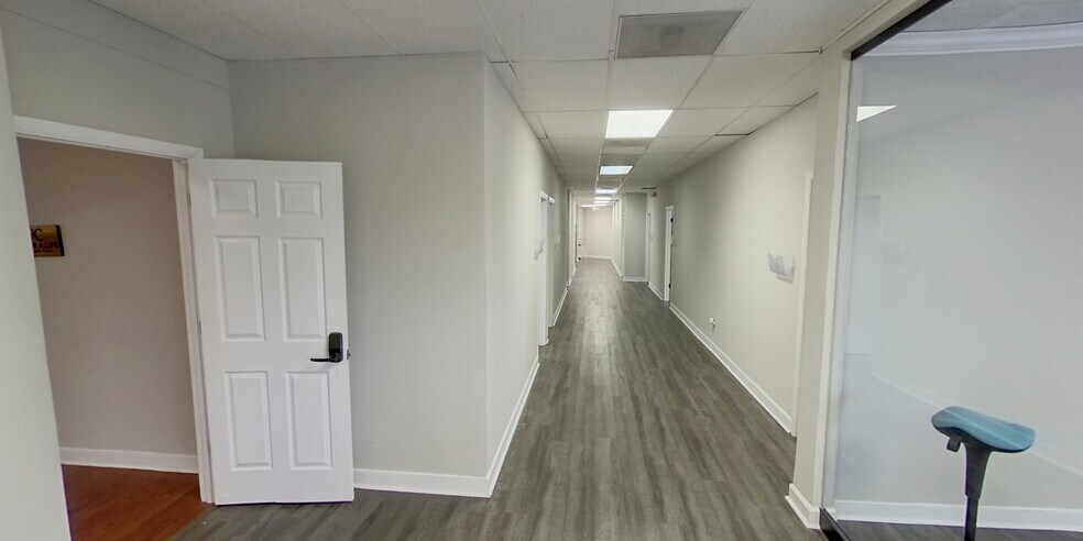 More Photos Of 103 Century 21 Dr, Jacksonville Office For Lease