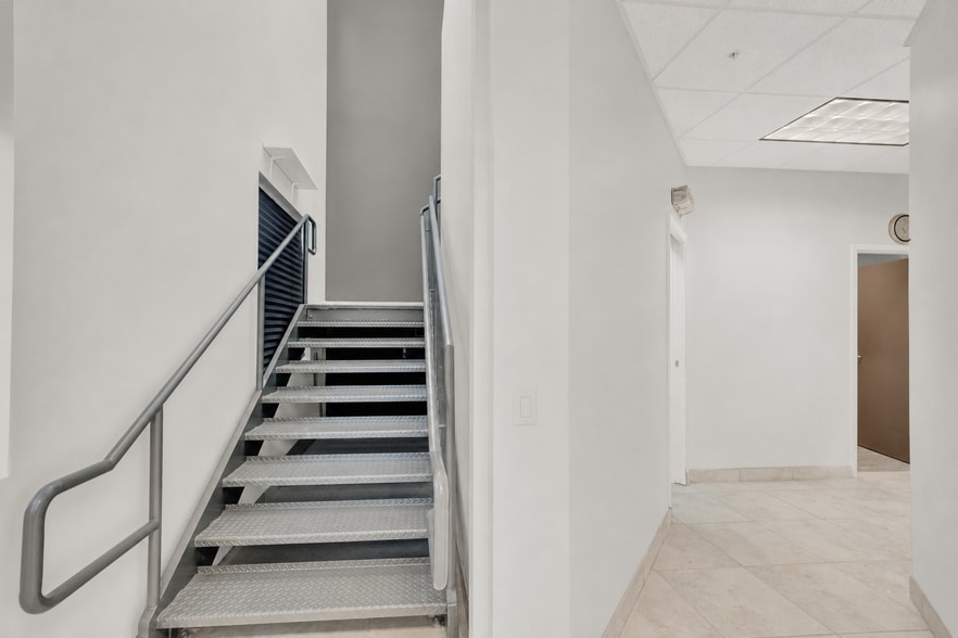 More Photos Of 601 N Congress Ave, Delray Beach Warehouse For Sale