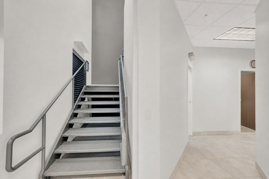 More Photos Of 601 N Congress Ave, Delray Beach Warehouse For Sale