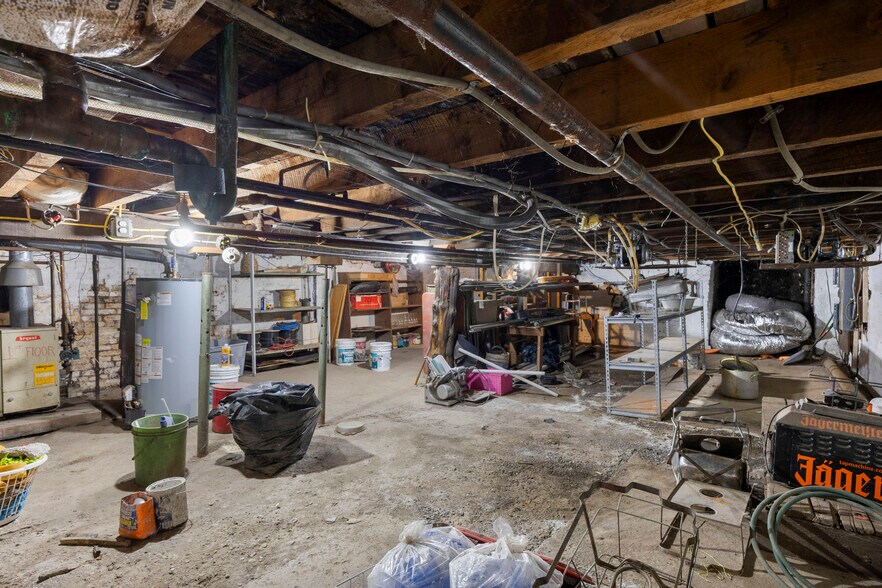 More Photos Of 1118 Broadway, Albany Bar For Sale