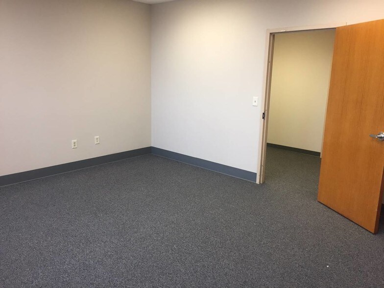 More Photos Of 804 E Monument Ave, Dayton Industrial For Lease