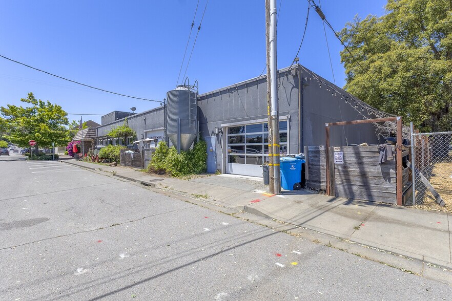More Photos Of 1026 Machin Ave, Novato General Retail For Sale