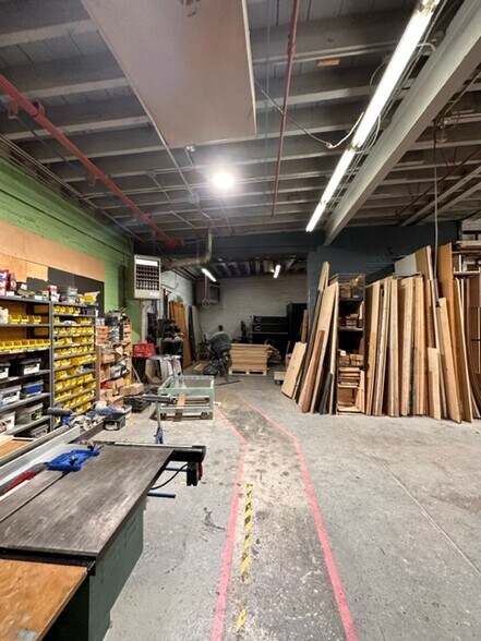 More Photos Of 18 Bay St, Brooklyn Flex For Lease