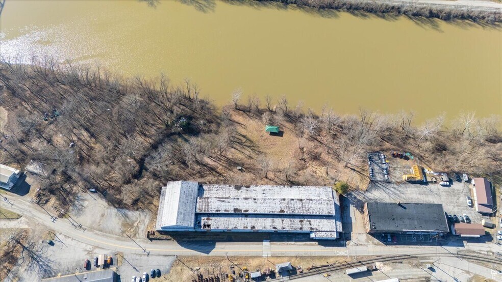 More Photos Of 828 Depot St, Parkersburg Warehouse For Sale