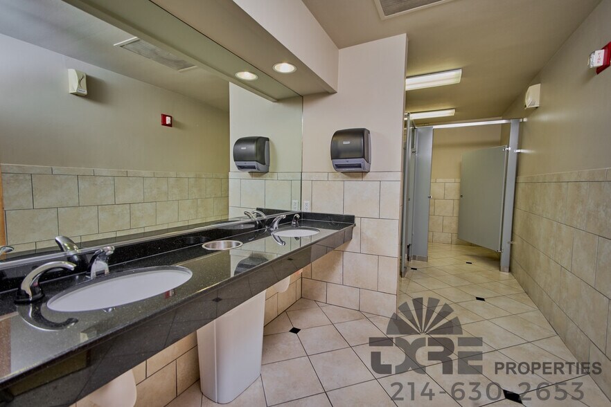 More Photos Of 500 Grapevine Hwy, Hurst Office For Lease