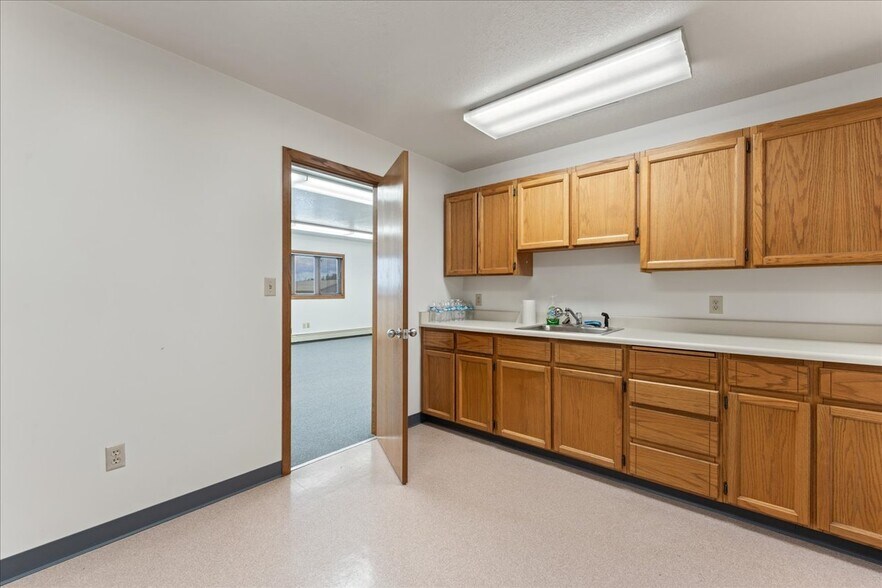 More Photos Of 980 Deere St, Fairbanks Warehouse For Sale