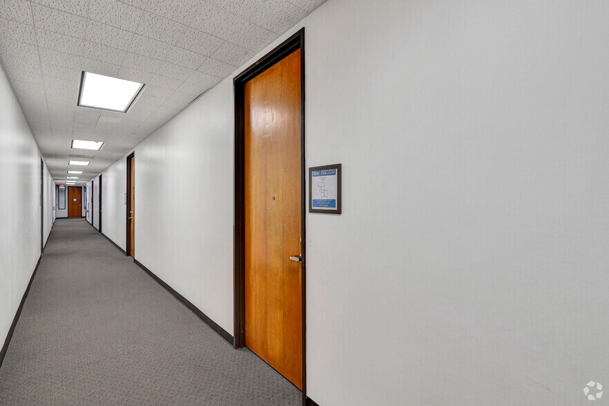 More Photos Of 213 W Southmore Ave, Pasadena Coworking Space