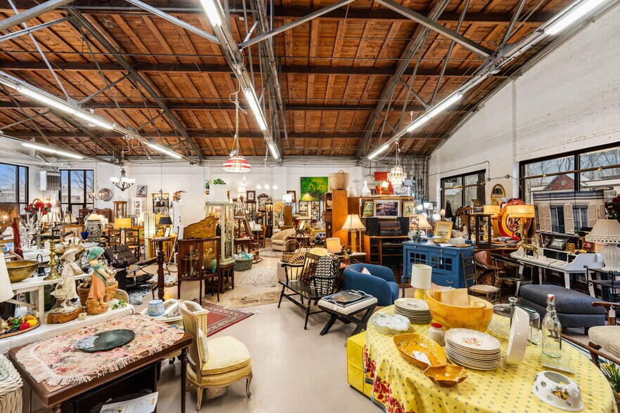 More Photos Of 47 S Main St, Ipswich Storefront Retail Residential For Sale