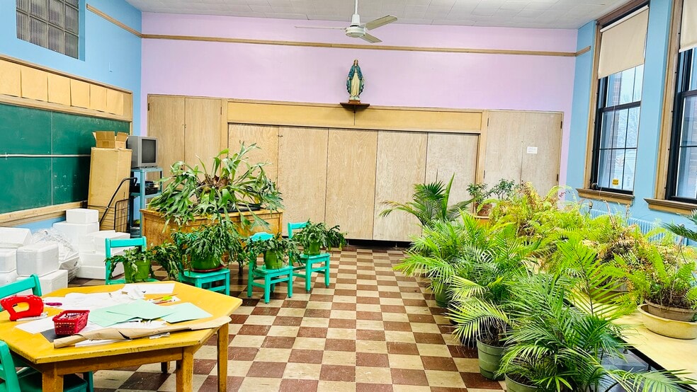 More Photos Of 1018 College Ave, Niagara Falls Schools For Sale