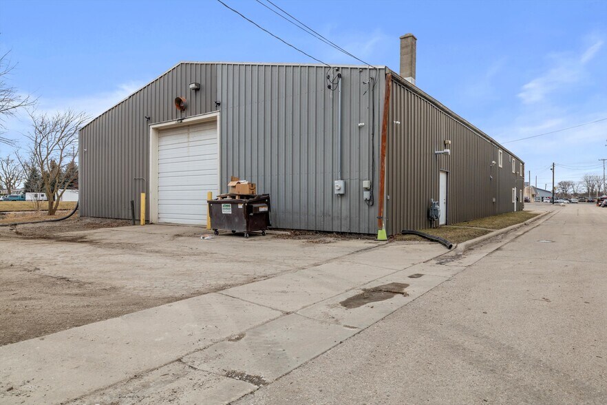 More Photos Of 9625 Hallock Dr, Sturtevant Warehouse For Lease