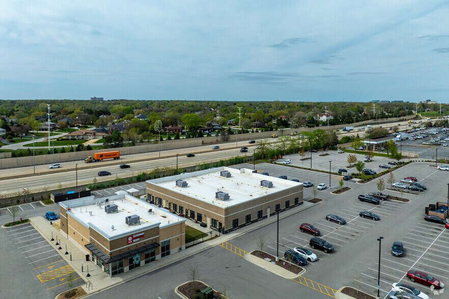 More Photos Of 1755 W 22nd St, Oak Brook General Retail For Lease