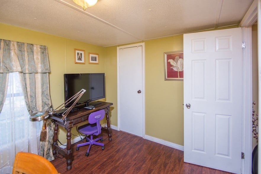 More Photos Of 1211 Cypress Rd, Saint Augustine Manufactured Housing Mobile Home Park For Sale