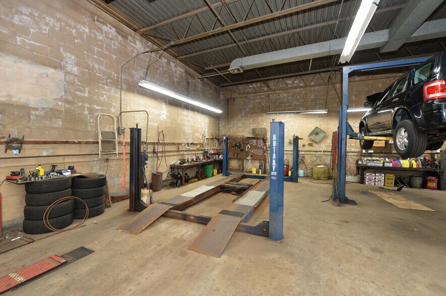 More Photos Of 20 Franklin Tpke, Mahwah Industrial For Lease