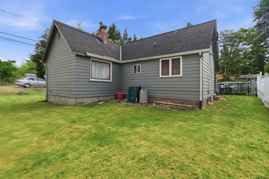 More Photos Of 1527 NE 150th St, Seattle Apartments For Sale