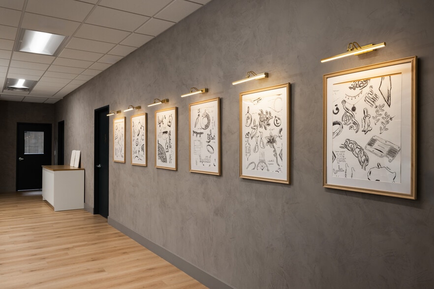 More Photos Of 4505 E Broadway Rd, Phoenix Light Manufacturing For Sale