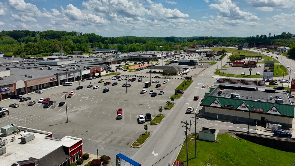 More Photos Of 2600 Middletown Commons, White Hall Unknown For Lease