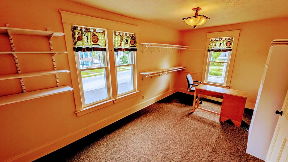 More Photos Of 607 Lincolnway W, Mishawaka Office Residential For Sale