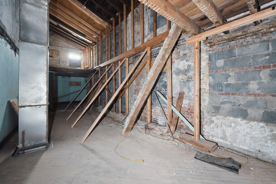 More Photos Of 312 Market St, Philadelphia Restaurant For Lease