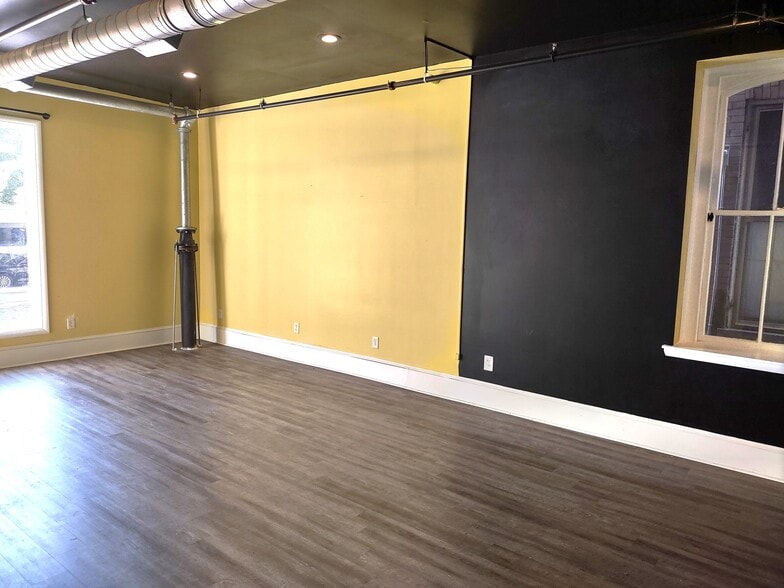 More Photos Of 801 Church St, Lynchburg Office Residential For Lease