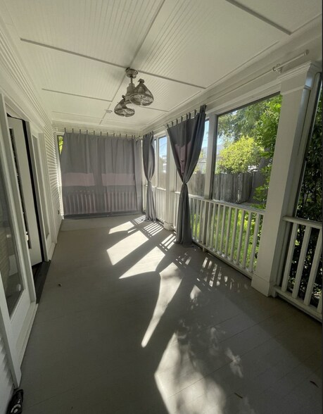 More Photos Of 808 W 27th St, Houston Office For Sale
