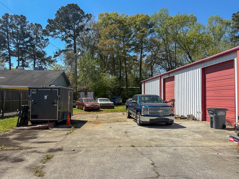 More Photos Of 6921 Stall Rd, Charleston Auto Repair For Lease