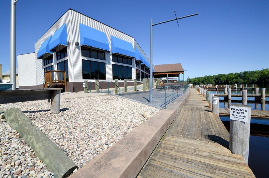 More Photos Of 204 Wolf River Dr, Fremont Marina For Sale