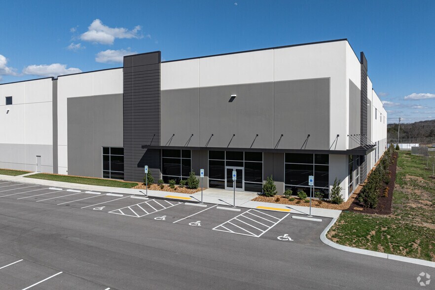 More Photos Of 200 Alligood Way, Lebanon Unknown For Lease