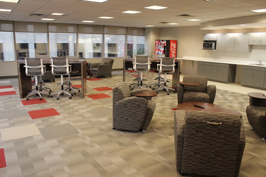 More Photos Of 462 S Fourth St, Louisville Office For Sale