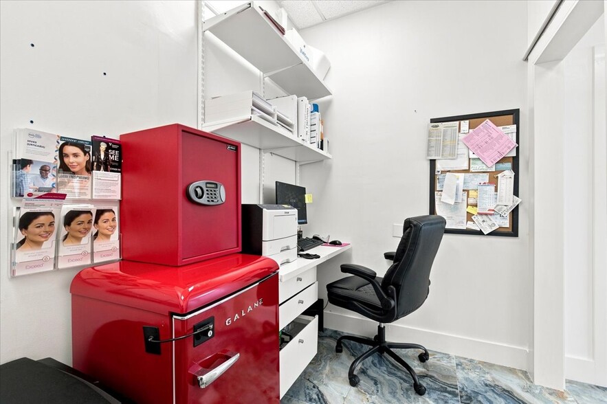 More Photos Of 2920-2950 NE 207th St, Aventura Unknown For Lease