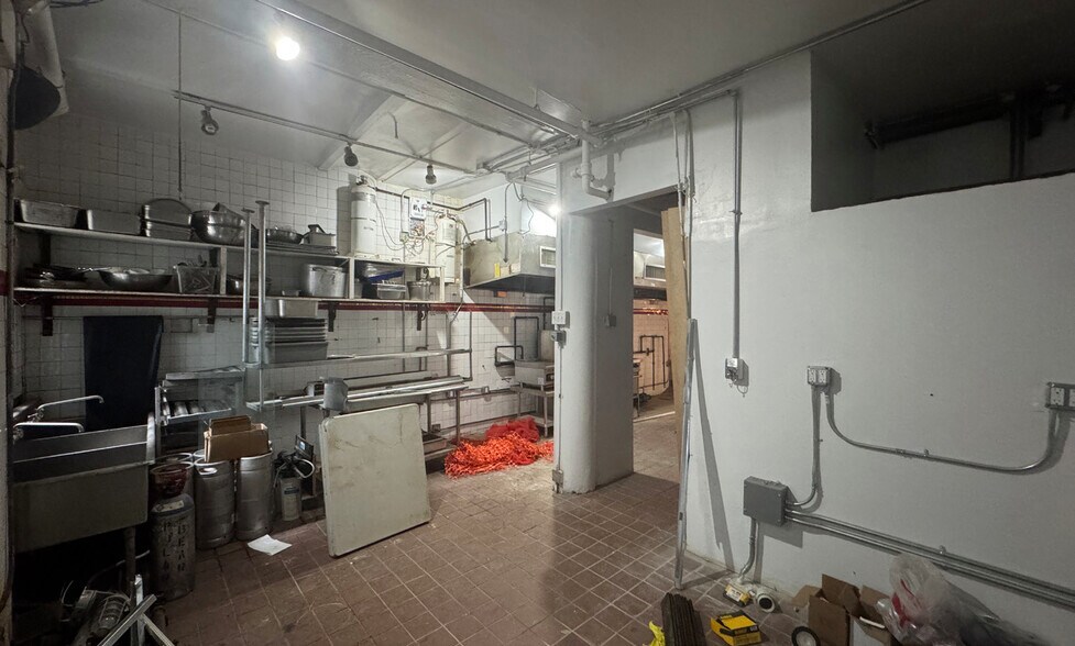 More Photos Of 240 E 4th St, New York Apartments For Lease