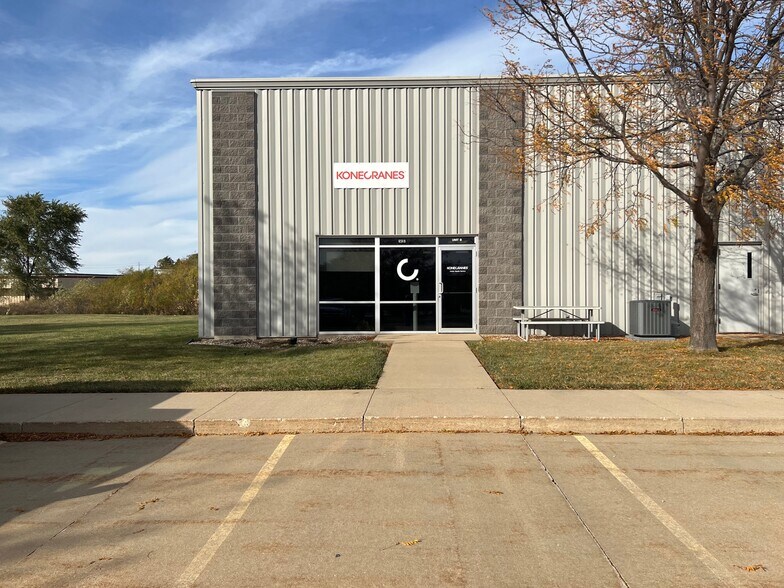 More Photos Of 6540 4th St SW, Cedar Rapids Warehouse For Lease