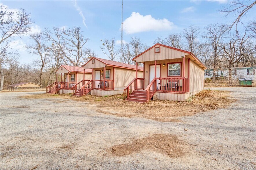 More Photos Of 141 Whippoorwill Dr, Mead Hotel For Sale