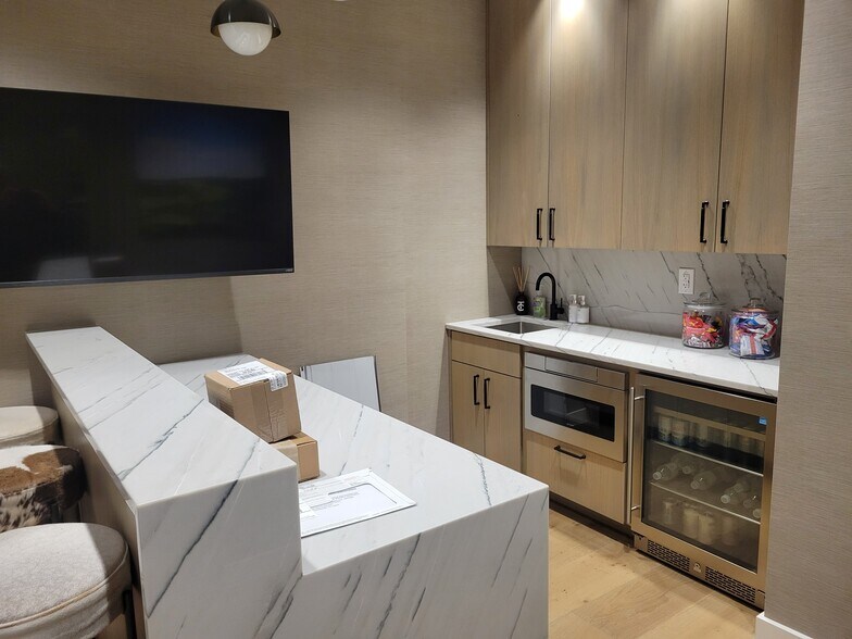 More Photos Of 4900 Bee Creek Rd, Spicewood Medical For Lease