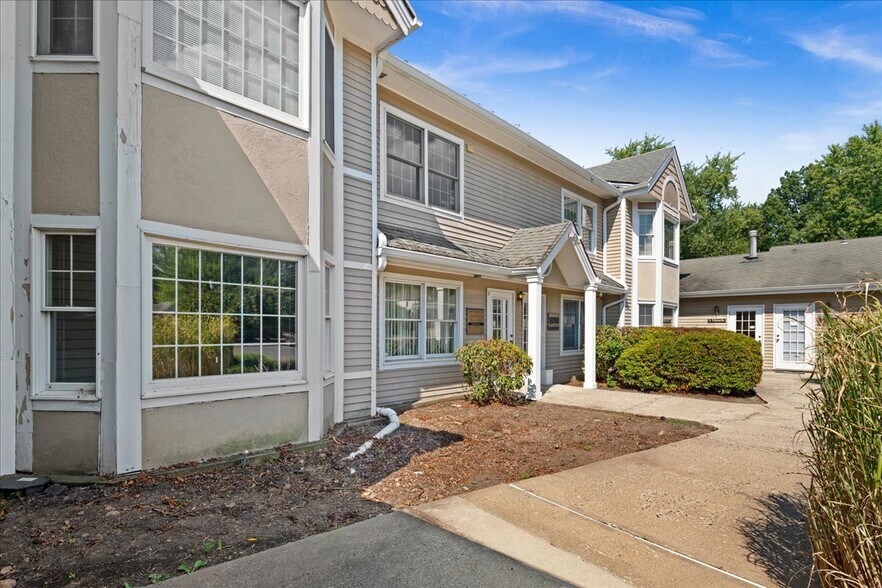 More Photos Of 5 Mountain Blvd, Warren Office For Lease