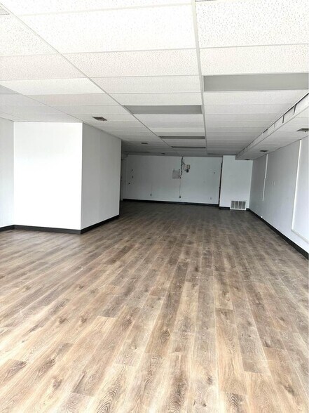 More Photos Of 2419 S Campbell Ave, Springfield Storefront For Lease