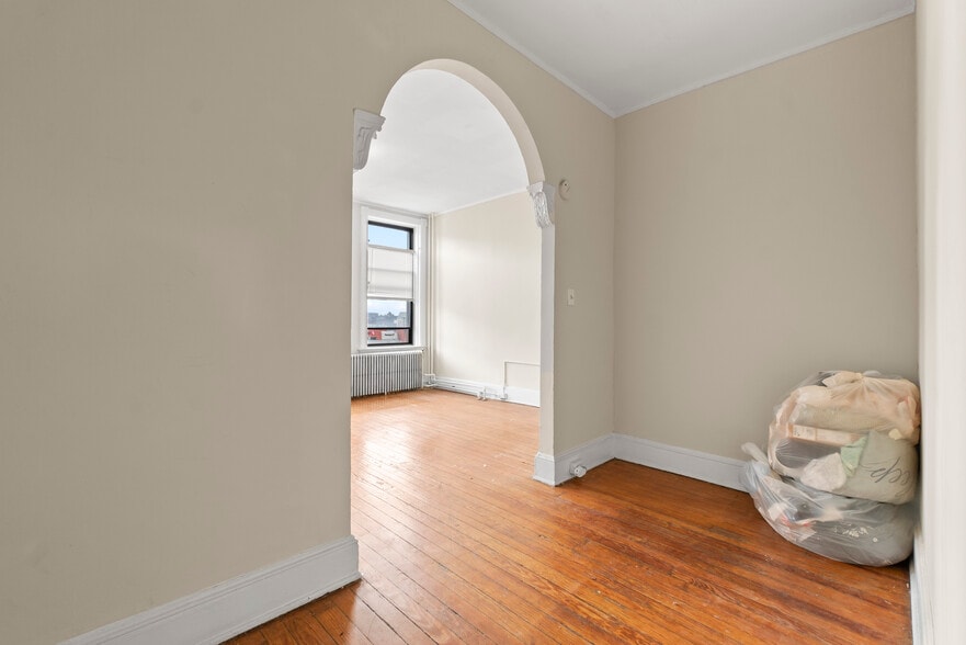 More Photos Of 28 E 25th St, Baltimore Storefront Retail Residential For Sale