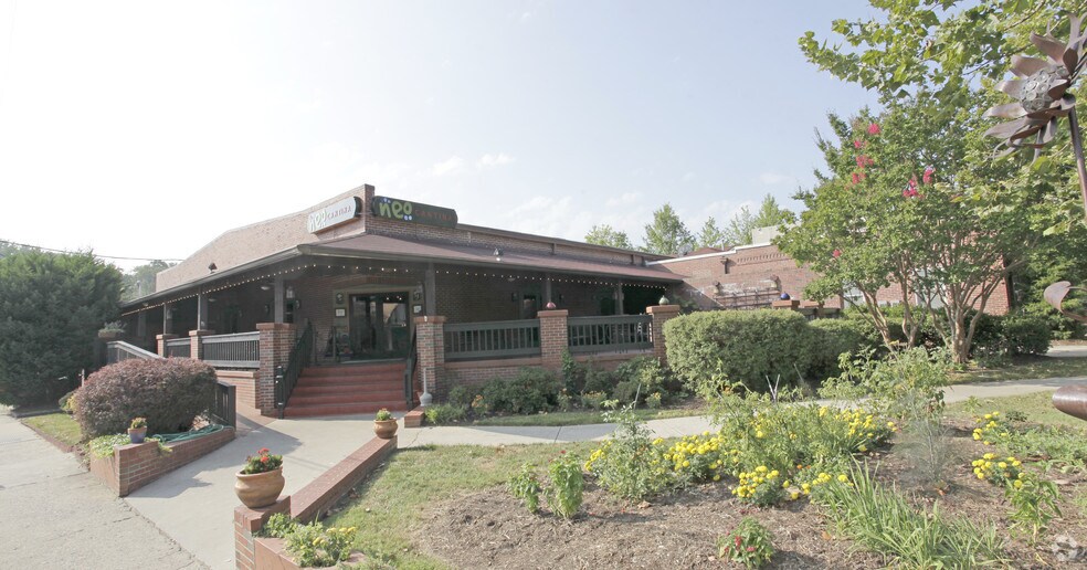 More Photos Of 10 Biltmore Plz, Asheville Storefront For Lease