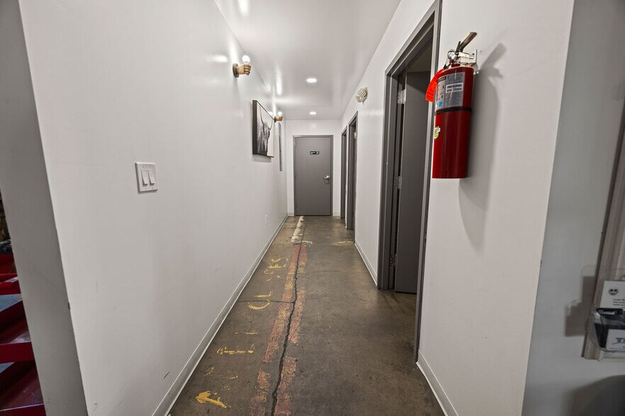 More Photos Of 1589 W Victory Way, Craig Flex For Sale