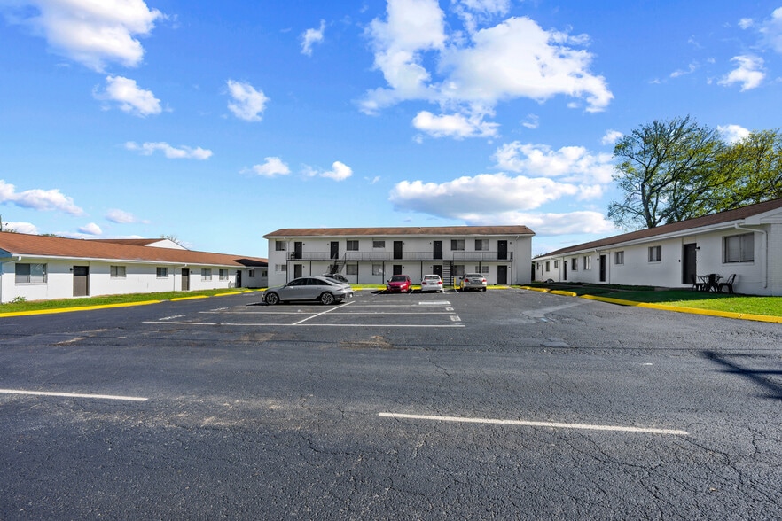 More Photos Of 1200 WH Davis Dr, Nashville Apartments For Sale