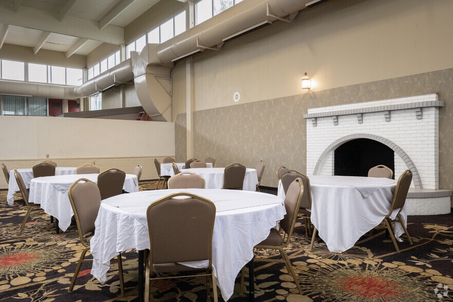 More Photos Of 1399 Bench Rd, Pocatello Hotel For Sale
