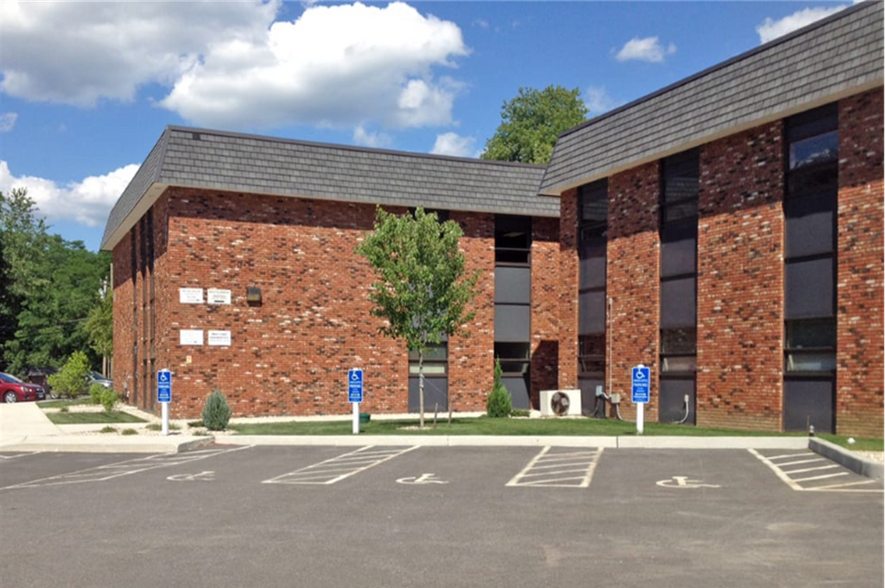 Primary Photo Of 30 Peck Rd, Torrington Medical For Lease