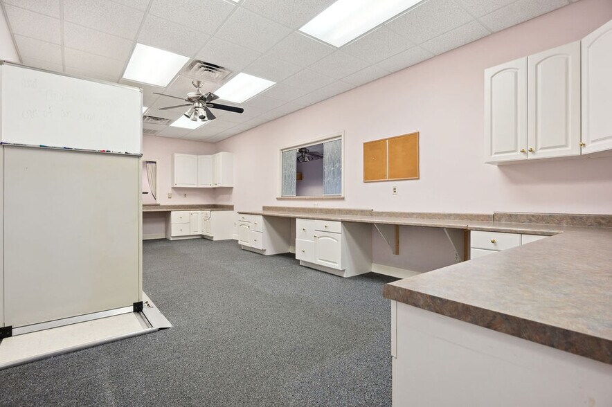 More Photos Of 43 Office Park Dr, Jacksonville Medical For Lease