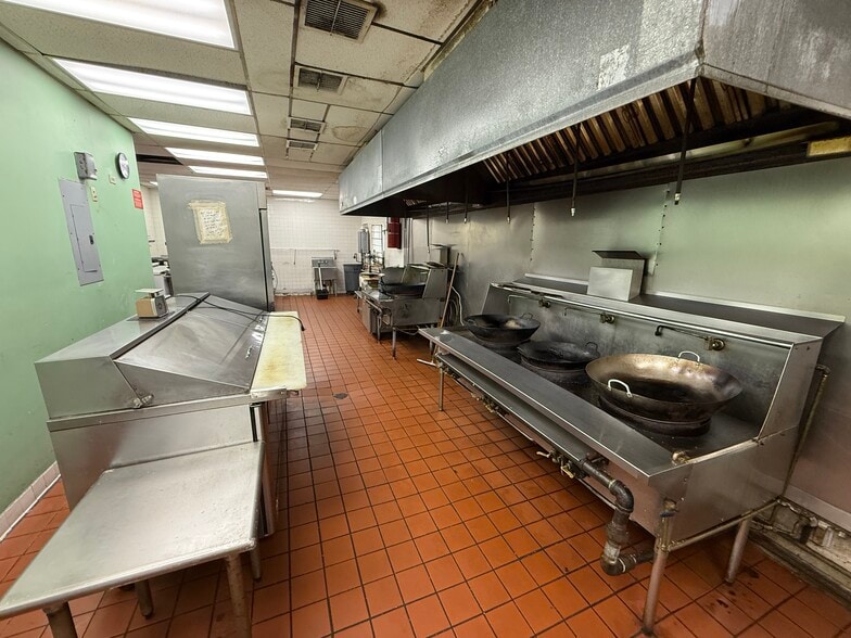 More Photos Of 18053-18065 NW 27th Ave, Miami Gardens Unknown For Lease