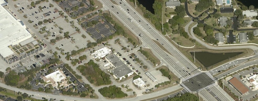More Photos Of 3980 NW Federal Hwy, Jensen Beach General Retail For Lease