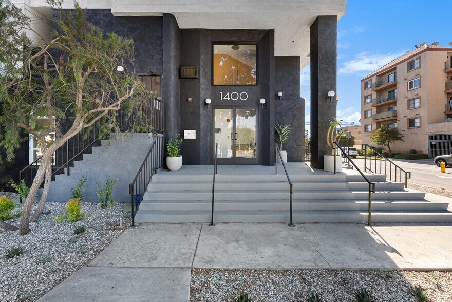 More Photos Of 1400 Venice Blvd, Venice Apartments For Sale