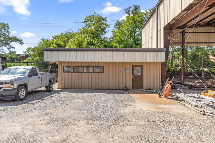 More Photos Of 16136 White Ave, Allen Park Warehouse For Sale