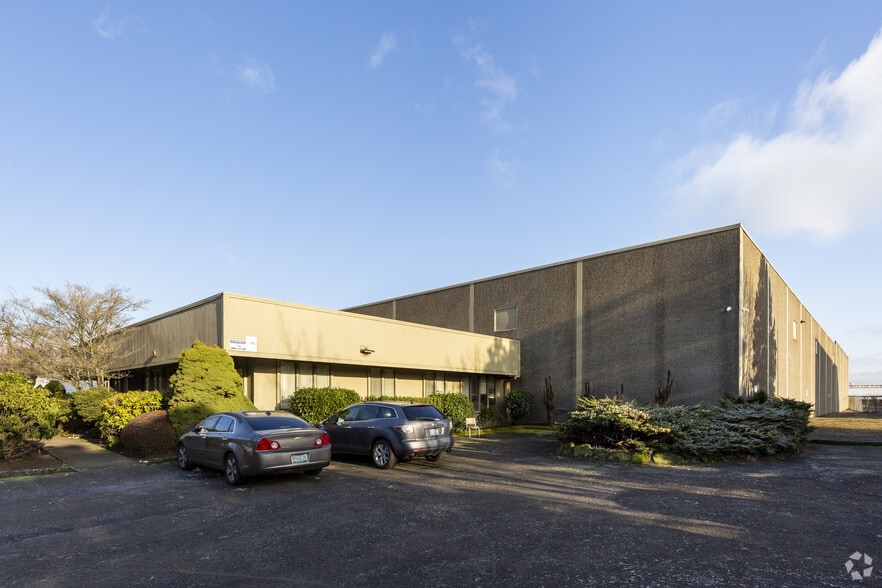 More Photos Of 4322-4338 NW Yeon Ave, Portland Unknown For Lease