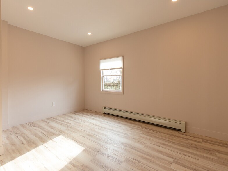More Photos Of 166 Albany Ave, Kingston Medical For Lease