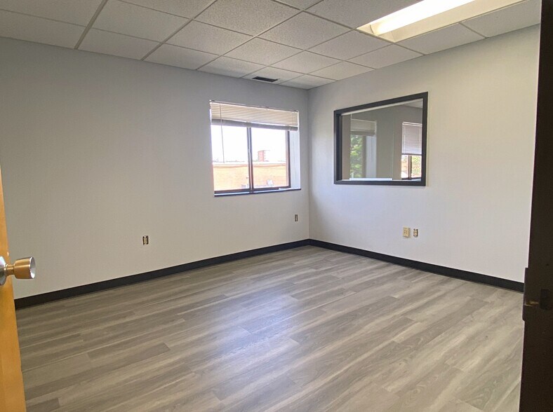 More Photos Of 329-331 Washington St, Woburn Medical For Lease